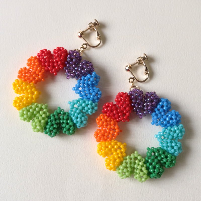 Heart Wreath Clip-On Original Color Opaque Rainbow Rainbow Rainbow Color Colorful Hoop Ring Hue Ring - ต่างหู - แก้ว หลากหลายสี