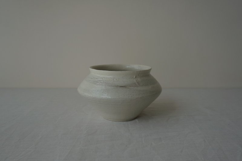 粉引鼓腹盆 - 花瓶/花器 - 陶 白色