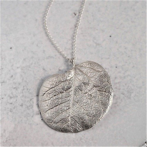 Eucalyptus leaf necklace {P073SV}