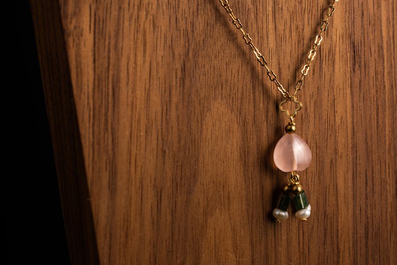 【Peach】Spring Fun Peach Shaped Pink Crystal Necklace - Necklaces - Crystal Pink