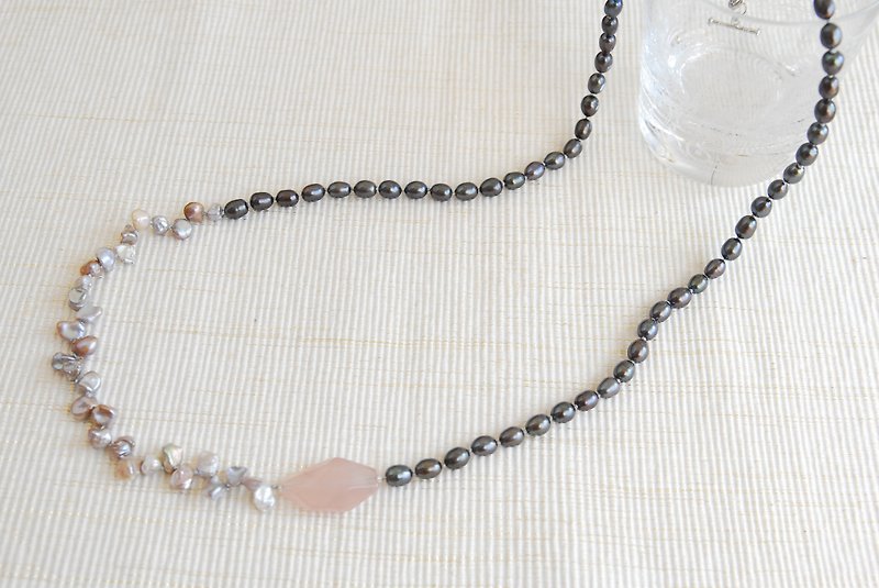 Poppy pearl and chalcedony necklace - สร้อยคอ - ไข่มุก หลากหลายสี