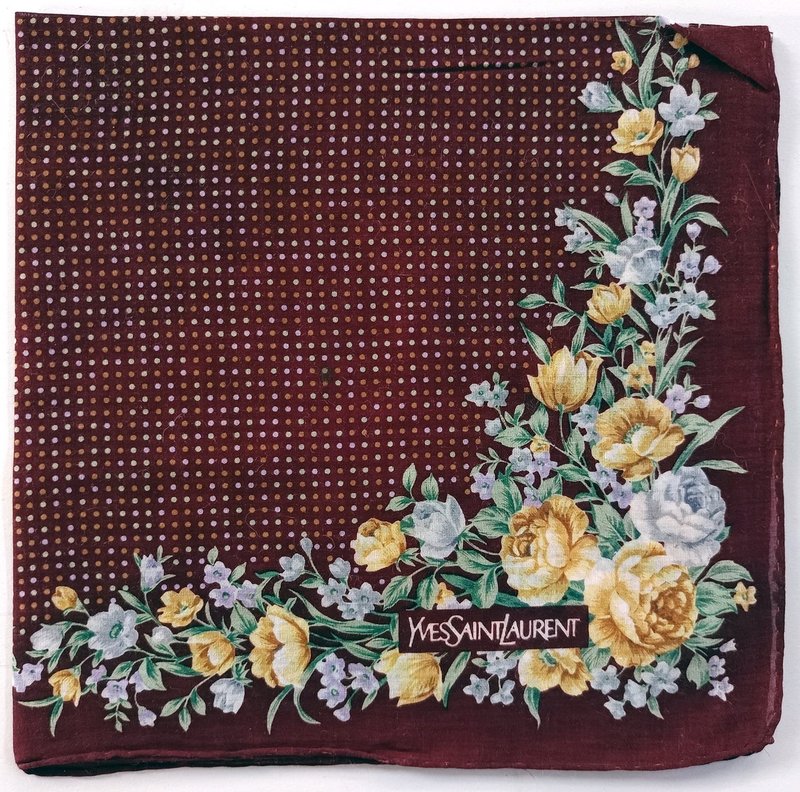 Yves Saint Laurent Vintage Handkerchief Floral Roses 18.5 x 18.5 inches - ผ้าเช็ดหน้า - ผ้าฝ้าย/ผ้าลินิน สีนำ้ตาล