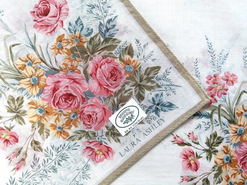 Laura Ashley Vintage Handkerchief Roses Beige 20 x 20 inches - ผ้าเช็ดหน้า - ผ้าฝ้าย/ผ้าลินิน สีกากี