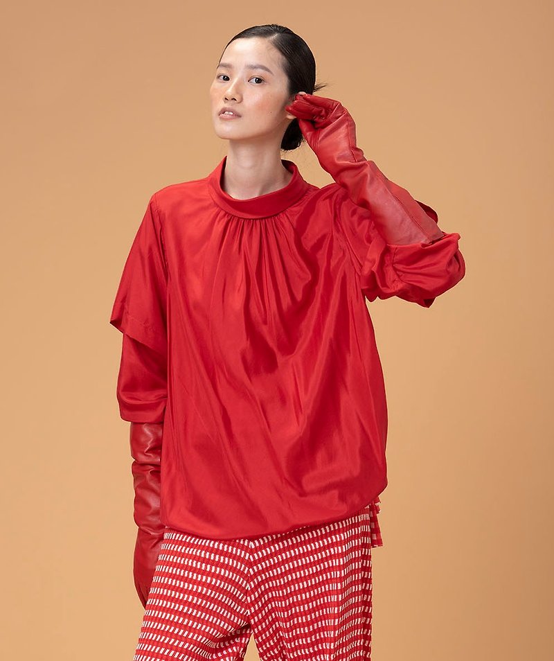 UUIN _ Red silk cotton stand-up collar pleated top - เสื้อผู้หญิง - ผ้าไหม สีแดง