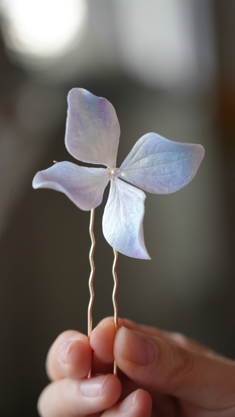 Polymer clay hydrangea hairpin with large flowers and changeable brooch hairpin. Please send a private message to the designer for customization. - Hair Accessories - Pottery Blue