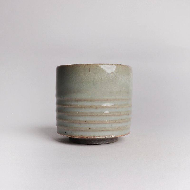 Ming bud kiln l firewood 萩 glaze iron spotted teacup soup - ถ้วย - ดินเผา หลากหลายสี
