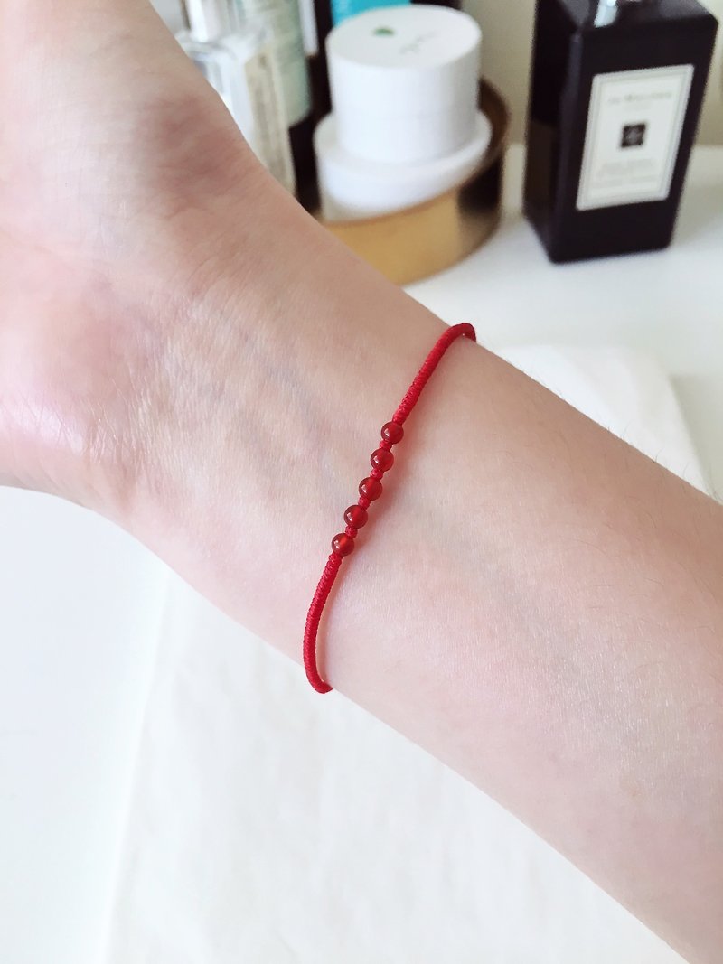 Mini Red Agate*5 Diamond Wax Wax Bracelet Very Thin/Exchange Gifts for Good Luck and Marriage - สร้อยข้อมือ - วัสดุอื่นๆ สีแดง