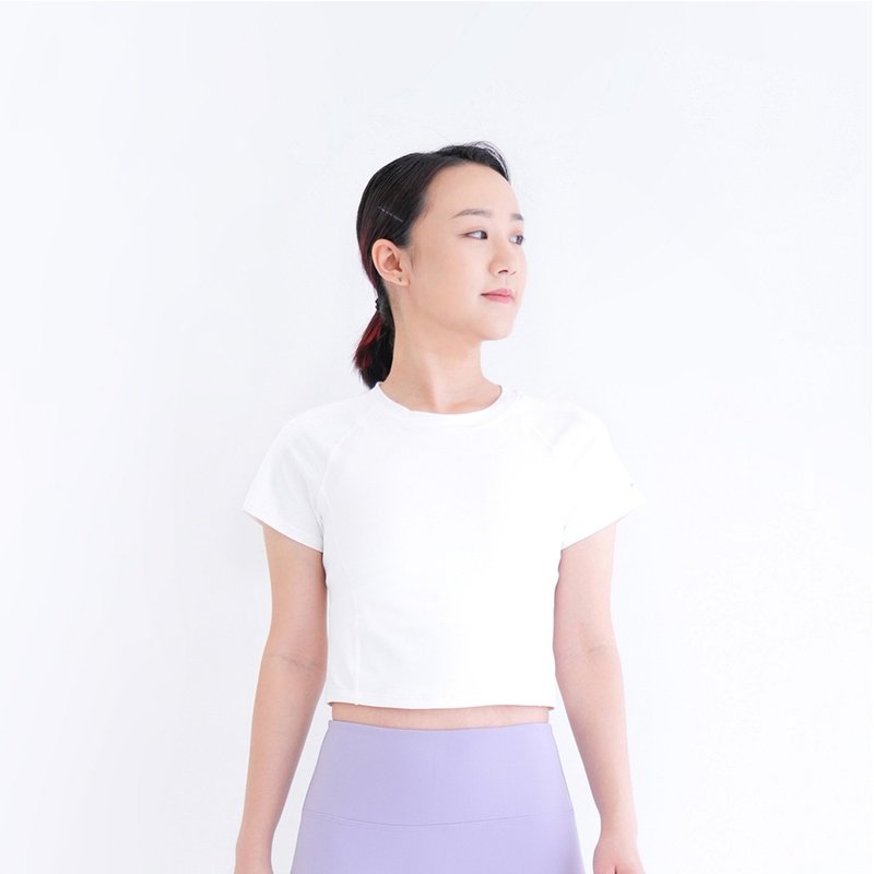 【Mukasa】DURABLE 接邊短袖短版上衣 - 純淨白 - MUK-23043 - 女運動上衣/背心 - 其他材質 白色