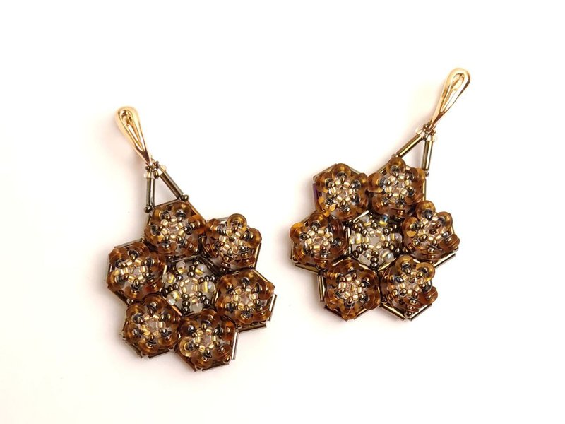 Earrings flowers with sequins beautiful voluminous golden - ต่างหู - แก้ว สีทอง