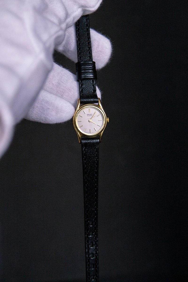 (售完) SEIKO 銀面盤 圓錶 金殼 日本機芯 古董錶 Vintage - 女錶 - 其他材質 銀色