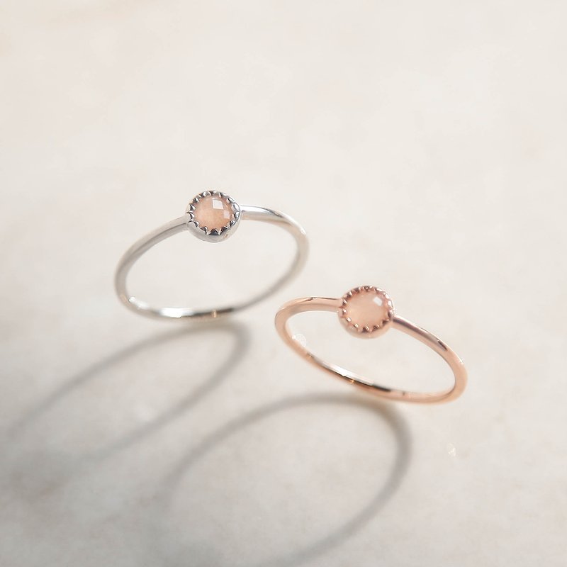 粉橘月光小圓片純銀戒 | 天然石 | 玫瑰金。輕珠寶。友情。禮物 - 戒指 - 純銀 