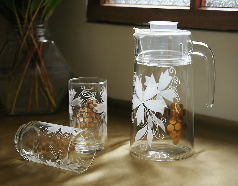 初期の冷水カップポットセット-ゴールデンブドウの5カップ（食器/古いもの/古いもの/ガラス） - 急須・ティーカップ - ガラス ゴールド