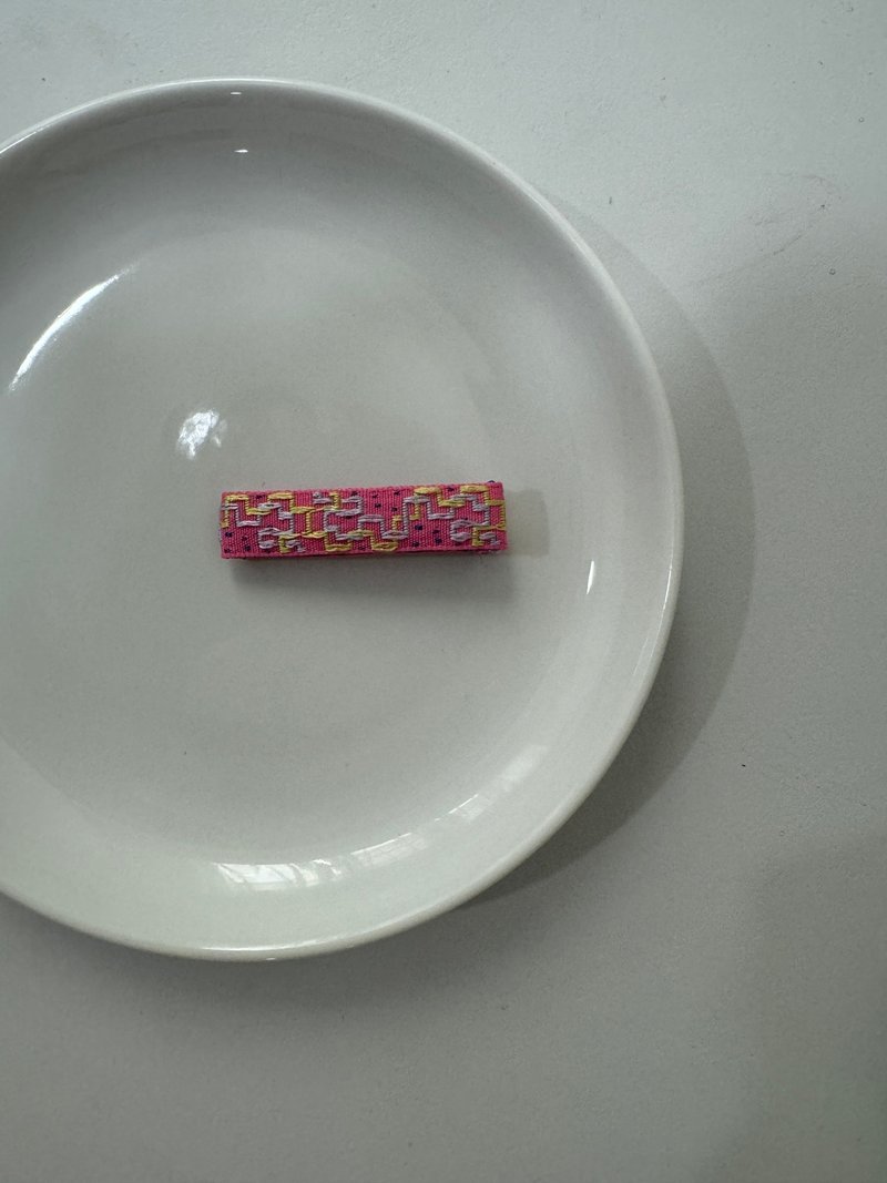 Pink geometric edge hair clip/4cm - เครื่องประดับ - เส้นใยสังเคราะห์ หลากหลายสี