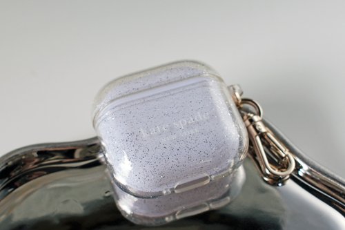 COACH • kate spade 數位精品 【kate spade】AirPods 4 耳機保護殼套 閃亮白
