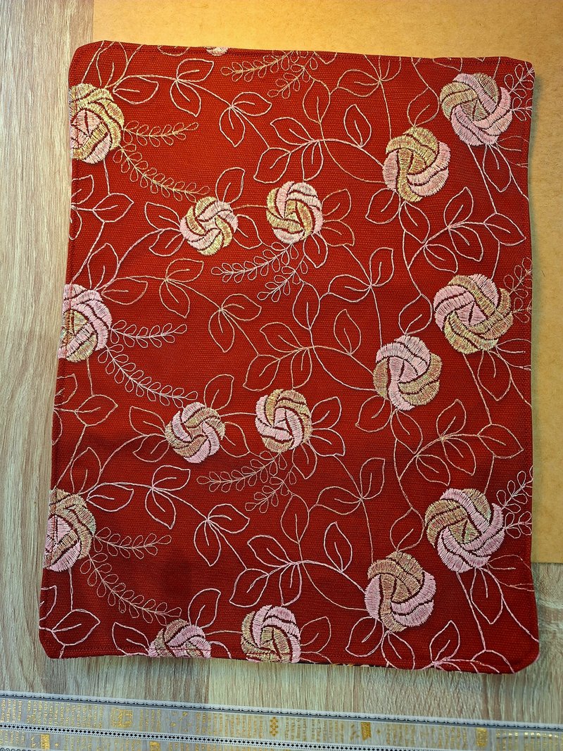 手作蕾絲裝飾巾-霜玫瑰 - 擺飾/家飾品 - 其他材質 