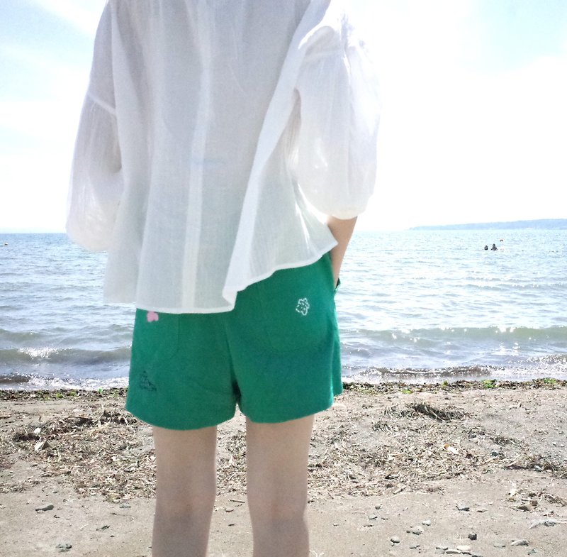 for Yi Jin :) 手工絹印製作-可愛綠色棉麻小狗、雲、棉花糖口袋短褲 - 闊腳褲/長褲 - 棉．麻 綠色