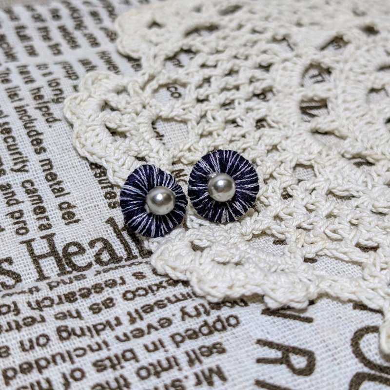 Time flies interstellar dark blue embroidered earrings - ต่างหู - งานปัก สีน้ำเงิน