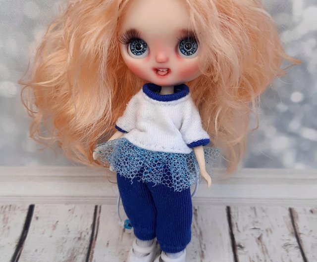 カスタムドール 花柄ワンピースと ウサギ耳付き帽子付き（服装の
