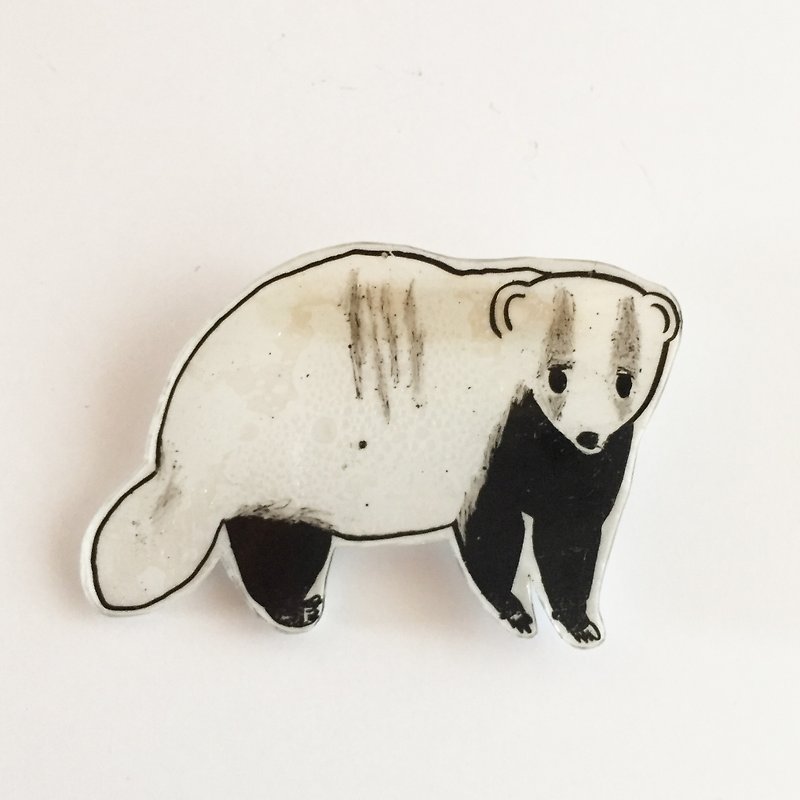 Prabang brooch of badger - เข็มกลัด - พลาสติก ขาว