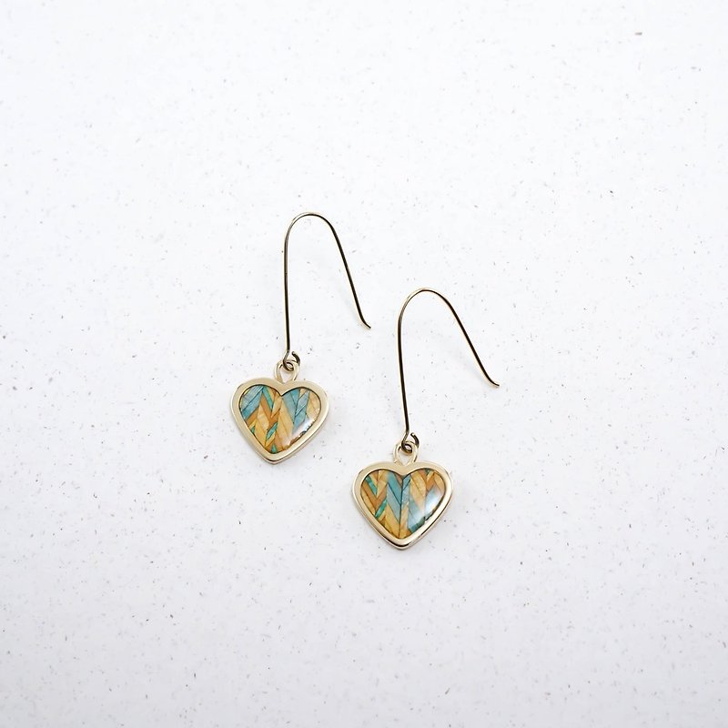Surprise at the end of the year-Send wood style heart earrings / blue - Earrings & Clip-ons - Copper & Brass Blue