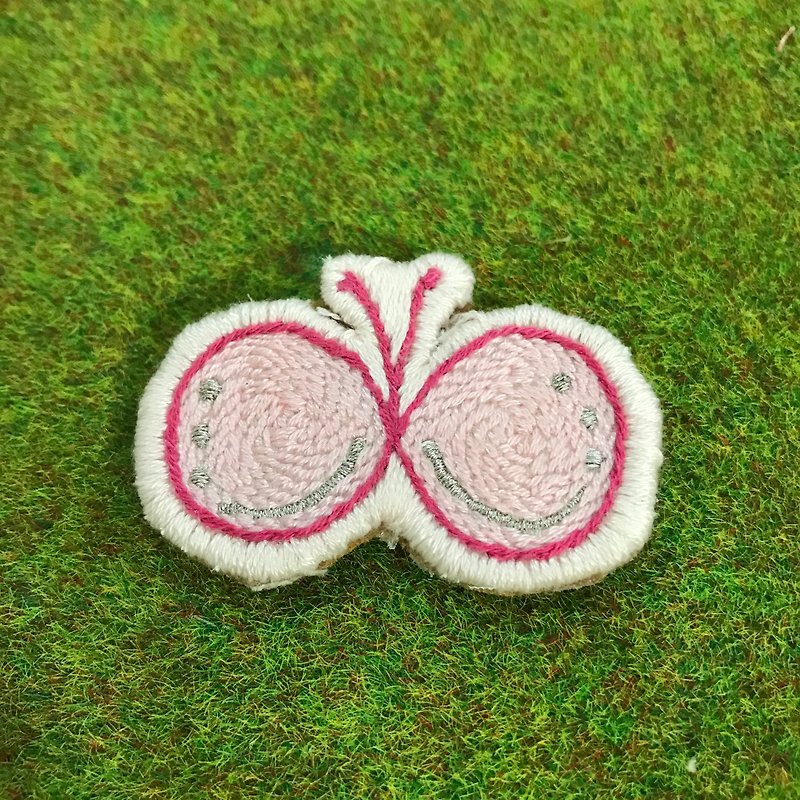 "Needle and thread time series" pink butterfly pin - เข็มกลัด - ผ้าฝ้าย/ผ้าลินิน สีแดง