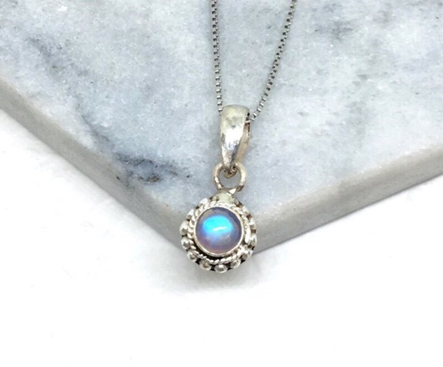 Moonlight stone 925 sterling silver mini-origin design necklace Nepal  handmade mosaic production (feedback fan models) - Shop happy sheep jewelry  Necklaces - Pinkoi