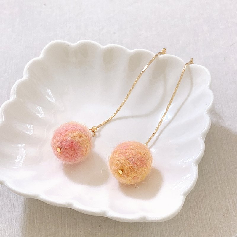 Sweet I Strawberry Breast Training Earrings - ต่างหู - ขนแกะ สึชมพู