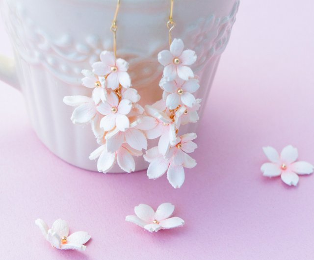 満開の桜の花束 イヤリング(ピアス) - Shop chachamade Earrings