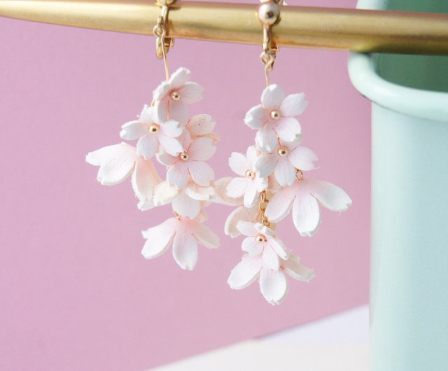 満開の桜の花束 イヤリング(ピアス) - Shop chachamade Earrings