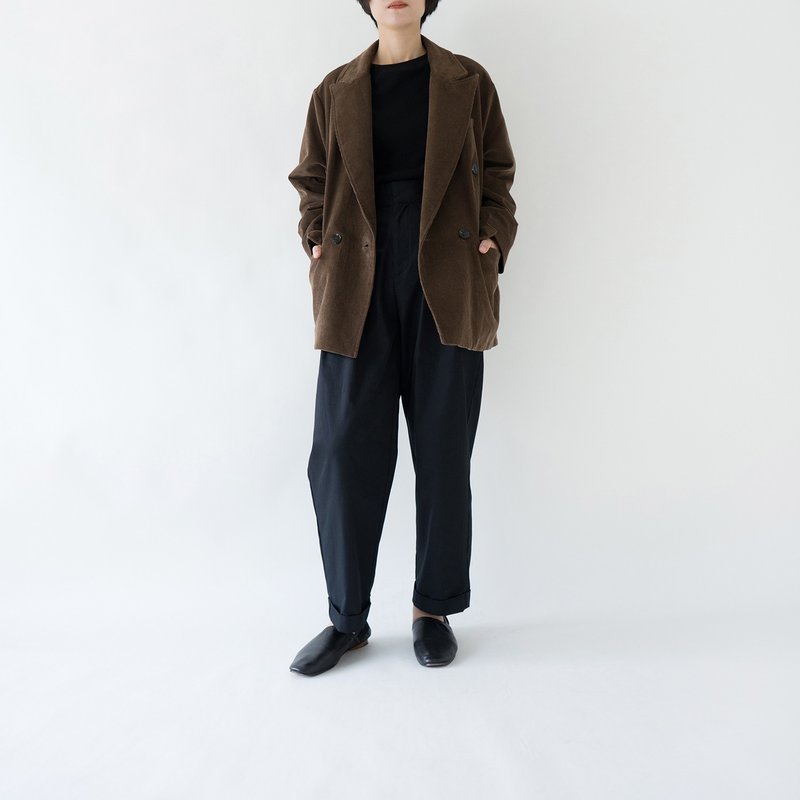 Japanese-made corduroy retro double-breasted loose suit jacket brown - เสื้อสูท/เสื้อคลุมยาว - ผ้าฝ้าย/ผ้าลินิน ขาว