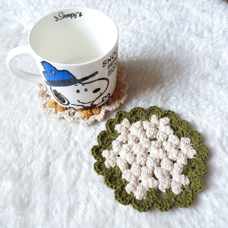 小花拼貼隔熱墊 杯墊 直徑13cm 自由配色 - 杯墊 - 棉．麻 多色
