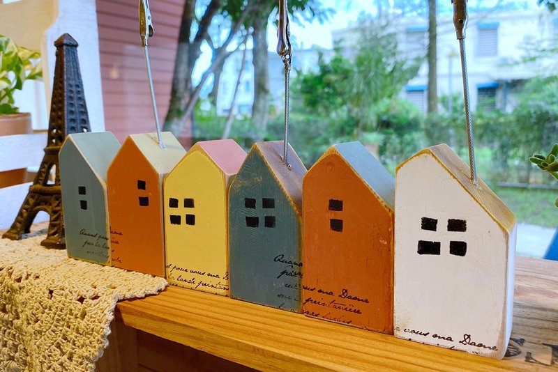 Japanese distressed retro mini wooden house | MEMO clip | ornaments | hand-made | customized - ของวางตกแต่ง - ไม้ หลากหลายสี