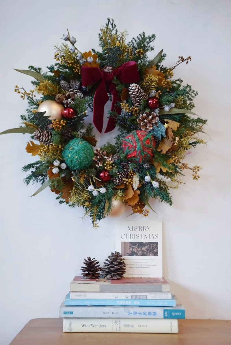 Everlasting Cedar Christmas Wreath - Dried Flowers & Bouquets - Plants & Flowers 