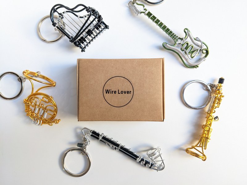 Wire lover Taiwan hand-made aluminum wire craftsman Taiwan hand-made aluminum wire craftsman musical instrument key ring blessing bag - ที่ห้อยกุญแจ - อลูมิเนียมอัลลอยด์ 