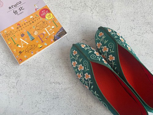 美品　刺繍・バレエシューズ　ブラック・チャイナシューズ 美品✨ZARA フラットシューズ バレエシューズ 刺繍 チャイナ