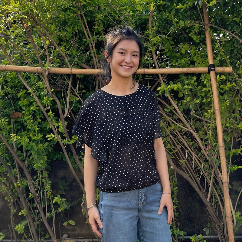 Hana Mokuba 圓領點點滿版收口上衣 - 女上衣/長袖上衣 - 其他材質 