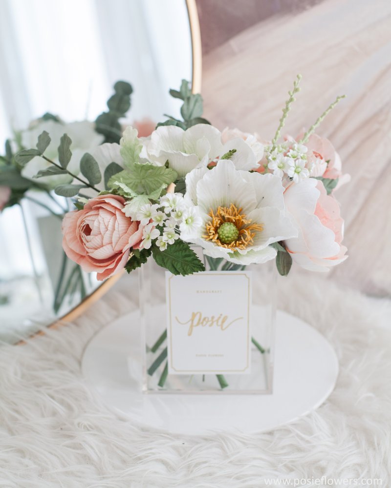 WHITE AND LIGHT PEACH |  Paris vase for Home Decoration - 擺飾/家飾品 - 紙 橘色
