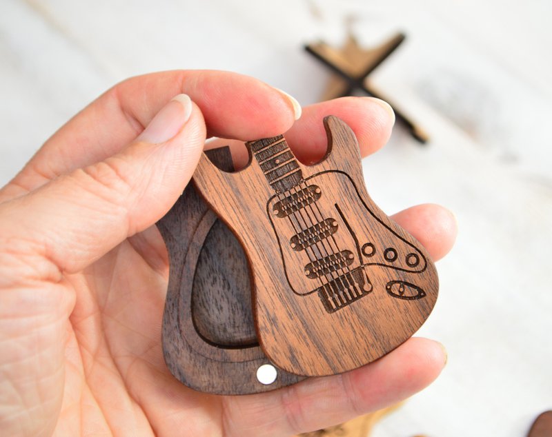 Personalized guitar pick holder Wooden box for guitar pick, Engraved guitar pick - อุปกรณ์กีตาร์ - ไม้ หลากหลายสี