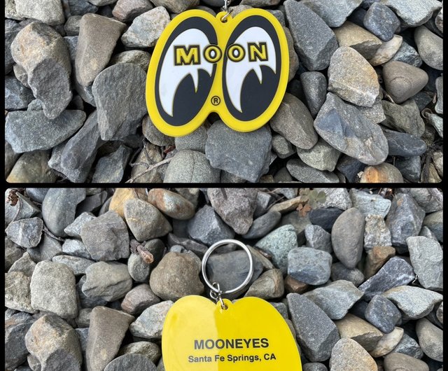 Mooneyes California MOON Logo Key Chain with Metal Ring