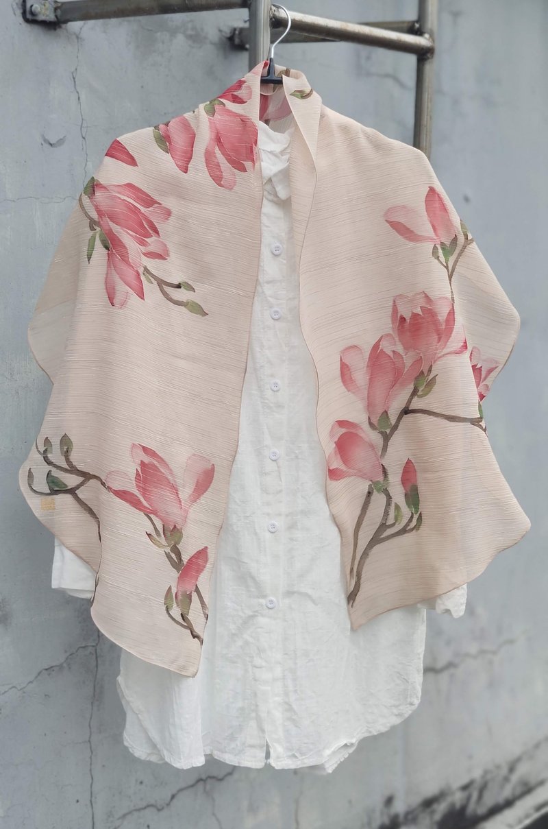 Hand-painted scarf ~Lily Magnolia - ผ้าพันคอ - วัสดุอื่นๆ 