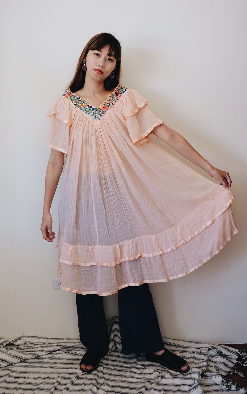棉．麻 洋裝/連身裙 - Vintage 墨西哥手工花朵刺繡洋裝 櫻花粉色