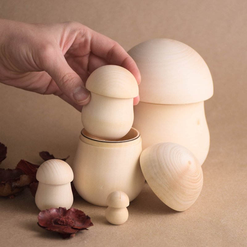 Matryoshka Nesting Russian Dolls Wooden Mushroom that Stack Inside - ของเล่นเด็ก - ไม้ สีกากี