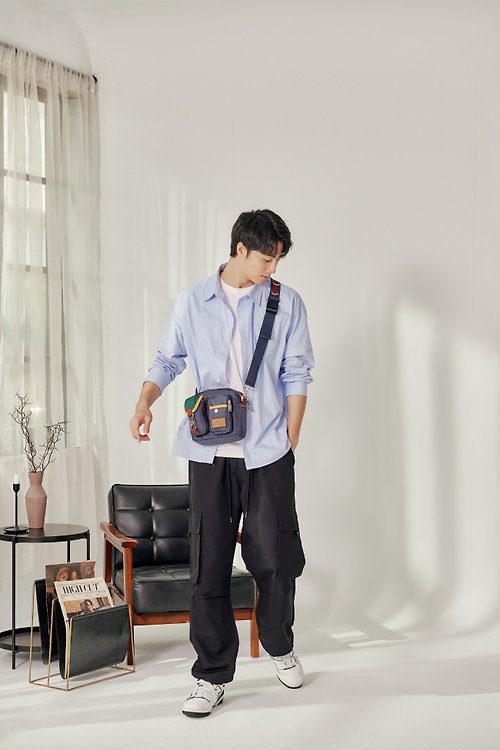 DOUGHNUT - 來自香港的包包設計品牌 【 DOUGHNUT 】BINOCULAR HA 平板包 側背斜背 防潑水 / 湖水藍