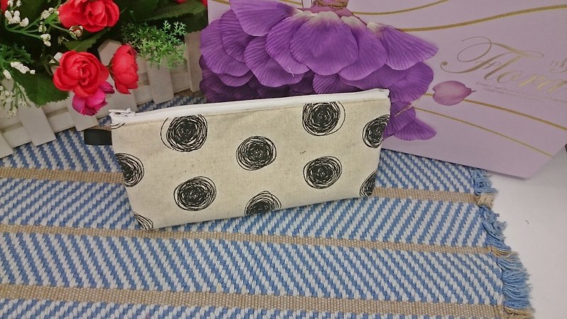 Beige background drawing circle triangle pencil case cosmetic bag*sk* - Pencil Cases - Cotton & Hemp White