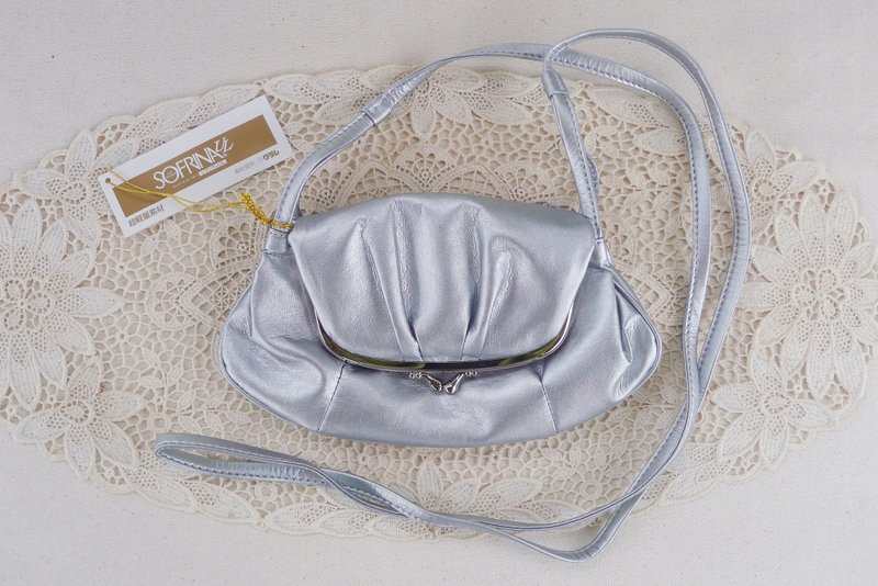 Rare and unique Design Japanese Vintage deadstock Silver Metallic cross body bag - 側背包/斜背包 - 真皮 銀色