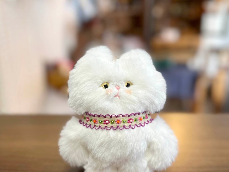 Dressed Up Kitty Belgian Tyrolean Purple - ตุ๊กตา - เส้นใยสังเคราะห์ ขาว