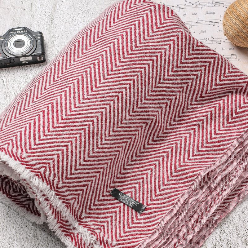 【毯子】喀什米爾羊毛大毯子/披肩 山形紋紅色 柔軟保暖 - 棉被/毛毯 - 羊毛 紅色