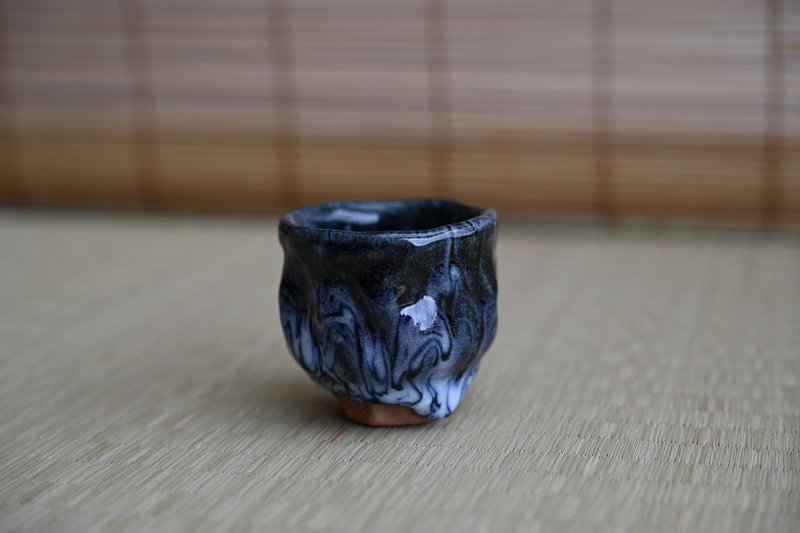 山藍鬼志野手捏杯 - 茶壺/茶杯/茶具 - 陶 