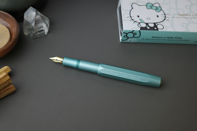Germany KAWECO x Hello Kitty AL Sport Pen 2022 Limited Edition Silver Tip F - ปากกาหมึกซึม - อลูมิเนียมอัลลอยด์ สีเขียว