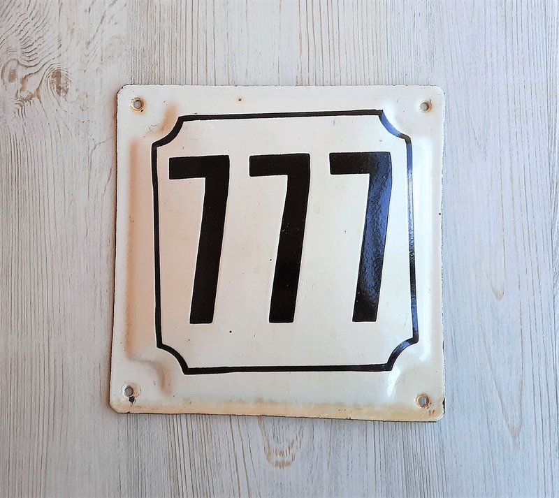 Enamel metal street address number plaque 777 house wall number sign white black - ตกแต่งผนัง - โลหะ ขาว